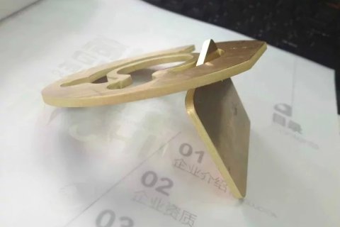 光纤激光切割机工作原理