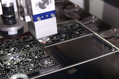 使用全自动激光切割机具体操作流程